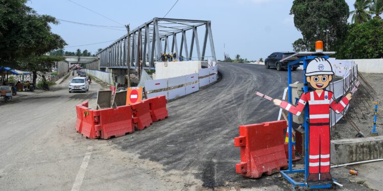 Jembatan Teupin Mane Mulai Dibuka Fungsional, Truk Berat Belum Diizinkan Melintas
