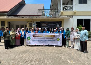 Mahasiswa BSA UIN Ar-Raniry Praktik Filologi di Museum Ali Hasjmy