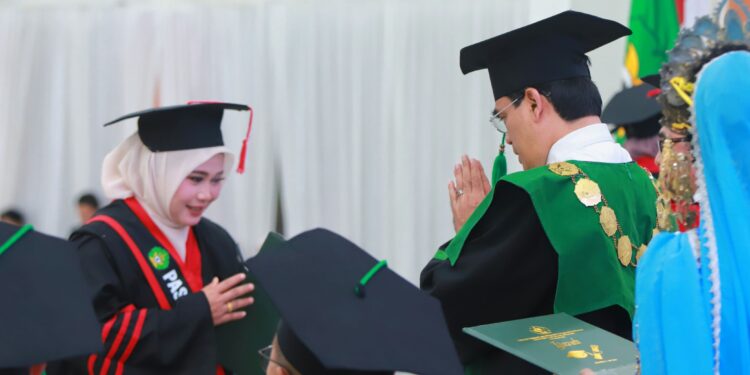 UIN Ar-Raniry Wisuda 1.618 Lulusan, 11 di Antaranya Mahasiswa Asing