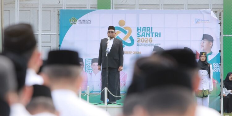 Unik, Para Srikandi Pimpin Upacara Hari Santri Kemenag Aceh Besar