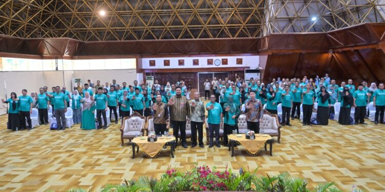 Pj Sekda dan Seluruh Kepala SKPA Ikuti Bimtek Keluarga Berintegritas KPK